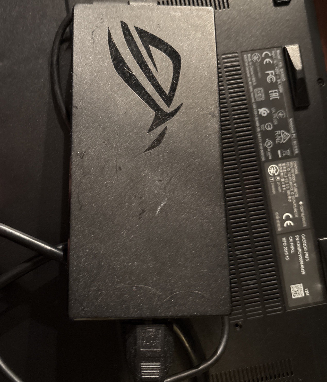ASUS ROG Zephyrus G15 GA502D Ryzen 7 3750H 16GB RAM 512GB SSD GTX 1660 Ti Max-Q