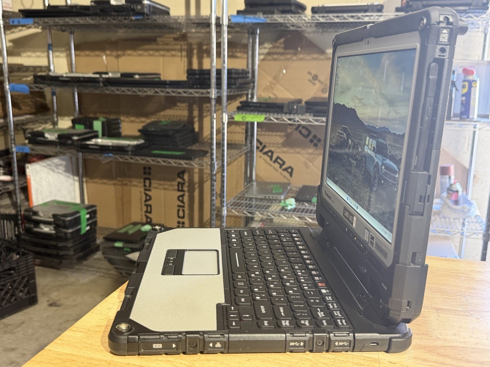 Panasonic ToughBook CF-33 i5-6300U 8GB Ram 256 SSD Win11 Pro. Touchscreen
