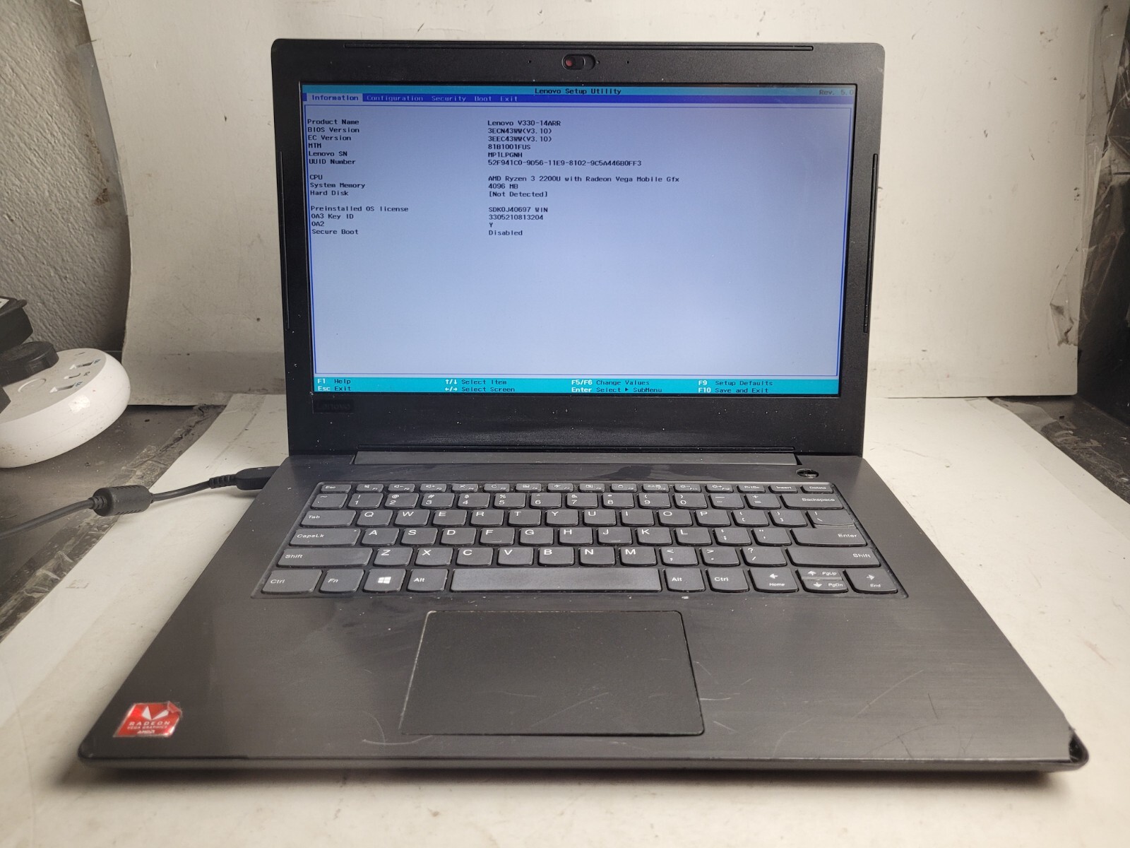 Lenovo V330-14ARR w/AMD Ryzen 3 2200U, 4GB RAM, 14″ Laptop for Parts #2426