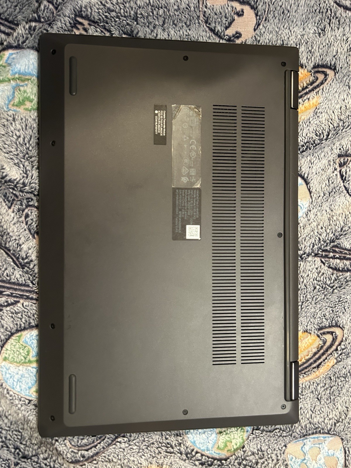 Lenovo IdeaPad Flex 5 – 14″ AMD Ryzen 3 4000, Radeon, Webcam, Stylus, Charger