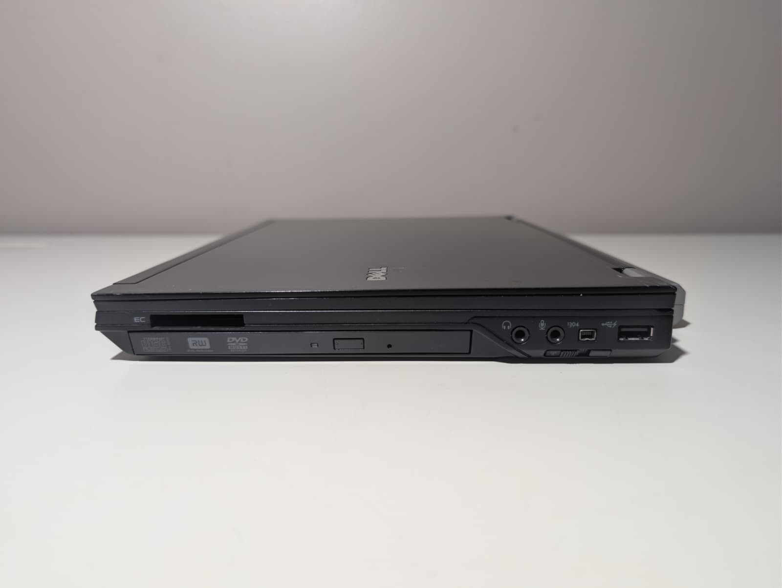 Dell Latitude E4300 | C2D 2GB RAM 160GB HDD | Win XP Pro 32-Bit | DVD+RW