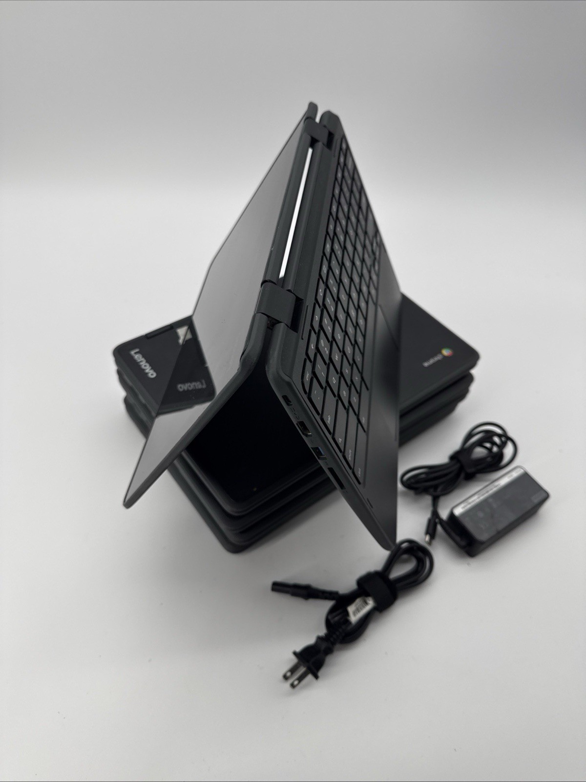 Lenovo 81H00012US 300e 11.6″ 2in1 4GB 32GB, MT8173 2.1GHz Chromebook w Adapter