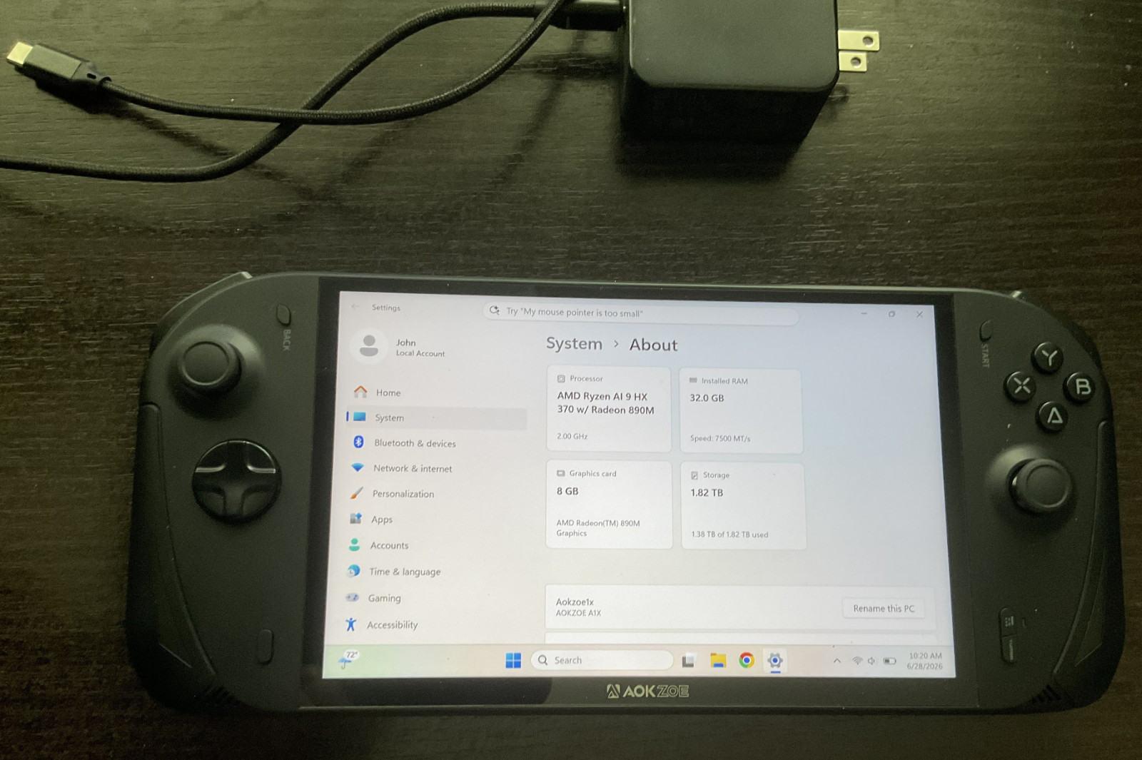 AOKZOE A1X, HX 370, 8″, 32GB, 2TB SSD handheld – Very good condition (with case)