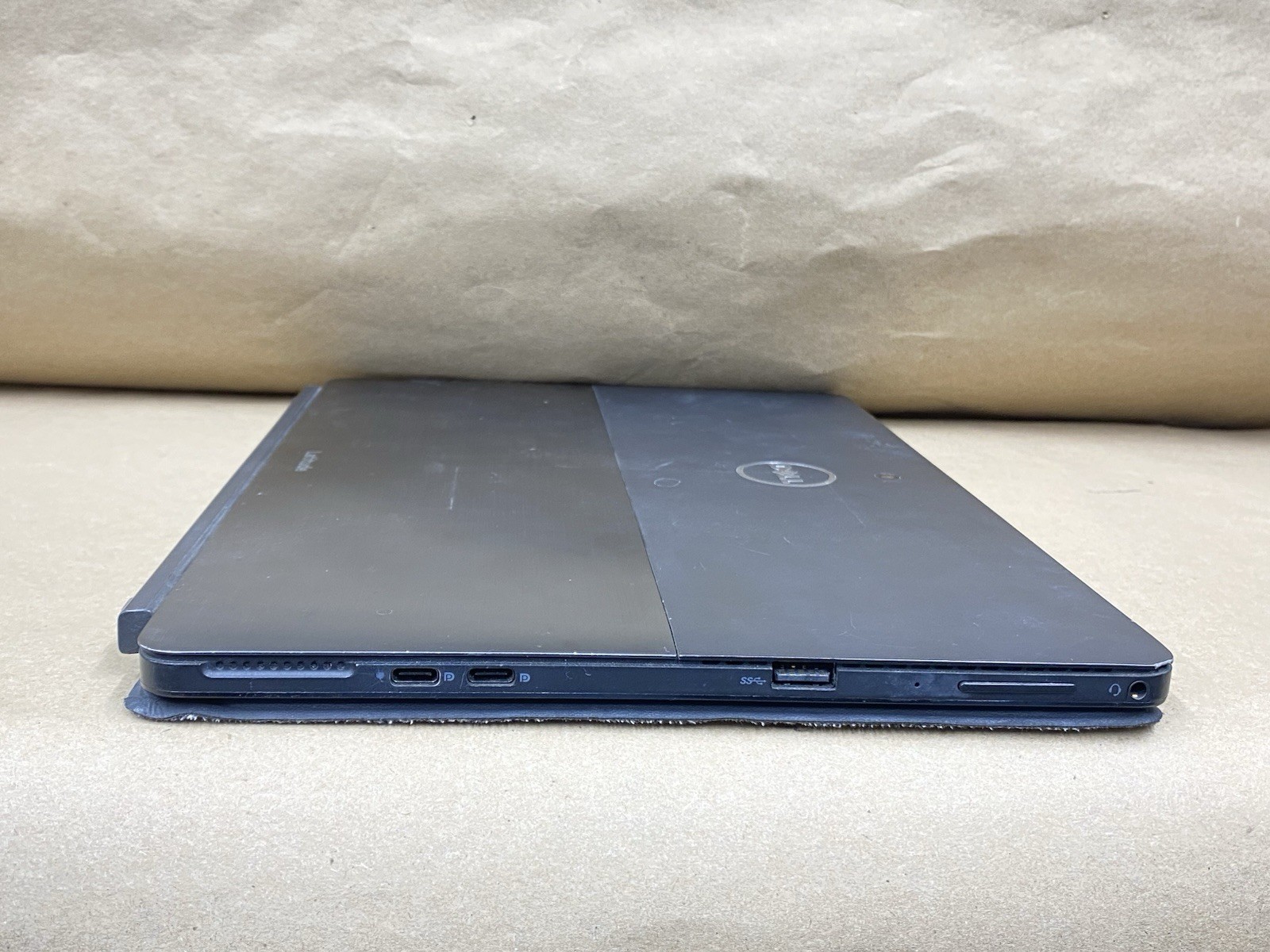 Dell Latitude 5285 – 12″ FHD – Touch – i5-7300U – 8GB – 256GB SSD – Win 10 Pro