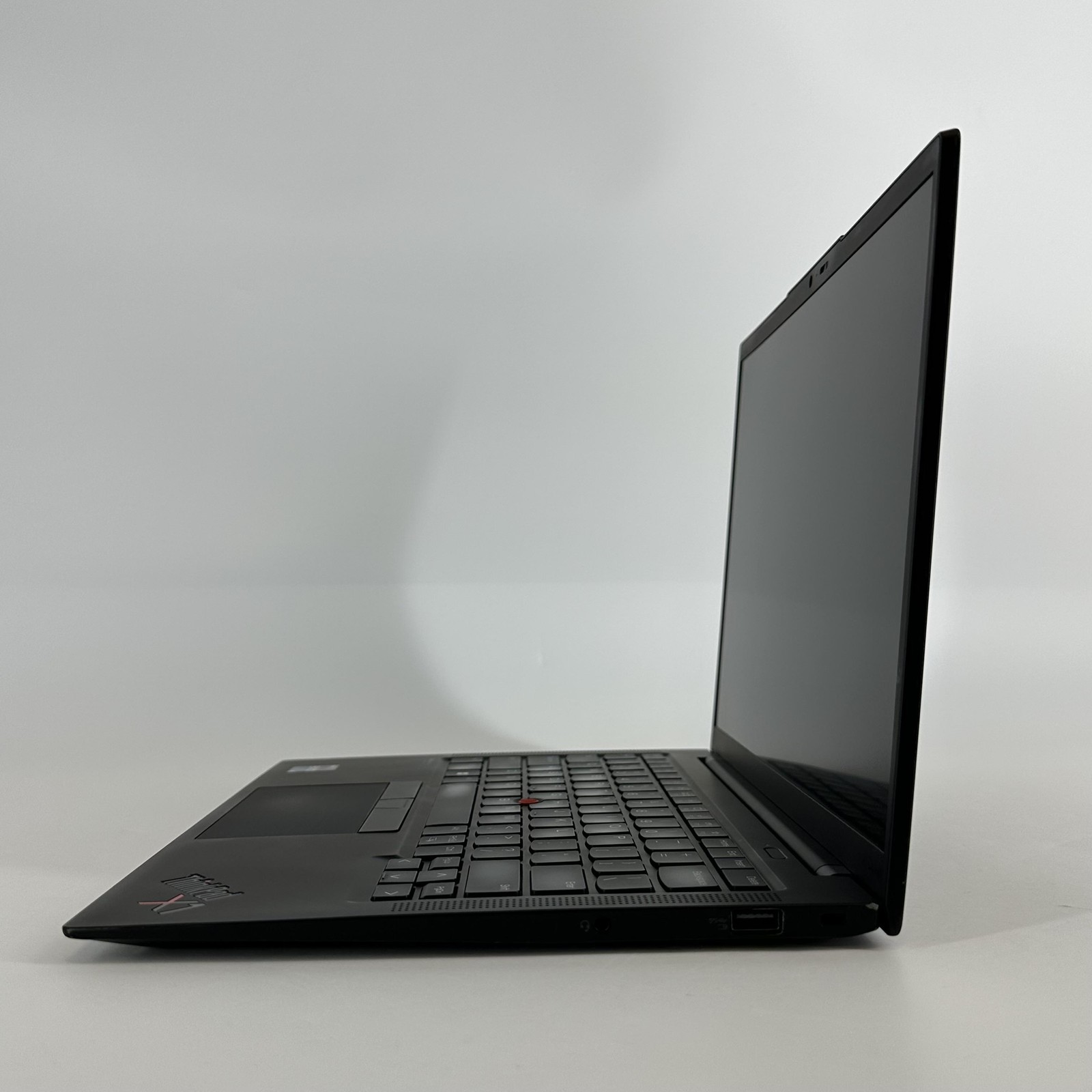 Lenovo ThinkPad X1 Carbon Gen 10 14 FHD+ 2.1 GHz i7-1260P 16GB 512GB SSD Good