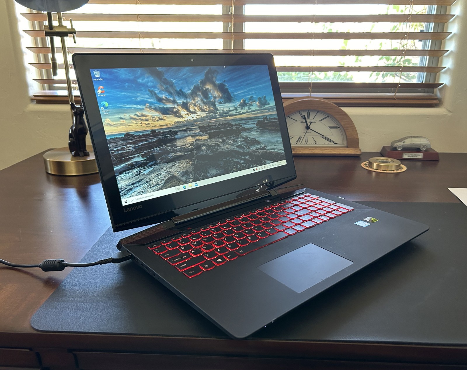 Lenovo Y700-15ISK 15.6 in Full Touch Intel Core 6700HQ NVIDIA Core i7 16GB RAM