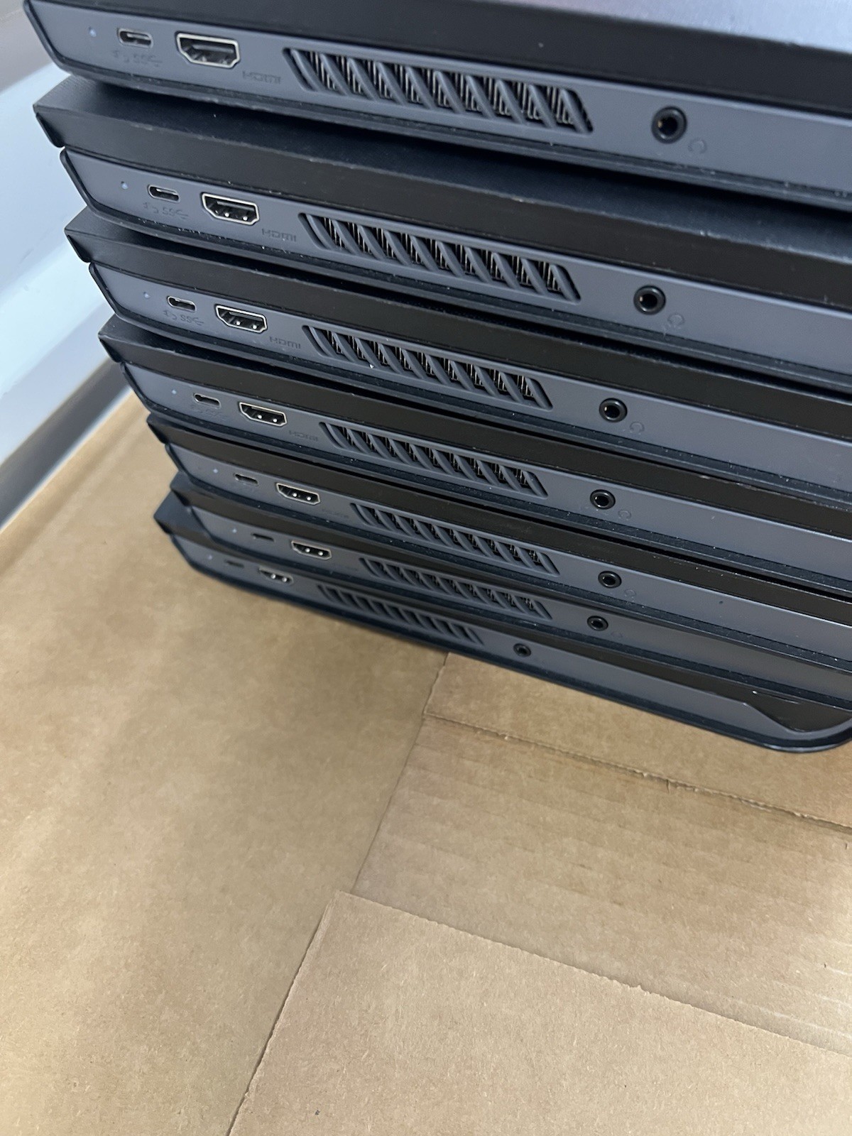 Lot Of 7 zSpace W1847 AMD A9-9420 R5 8GB Ram 256GB SSD Win 11 pro W/charger