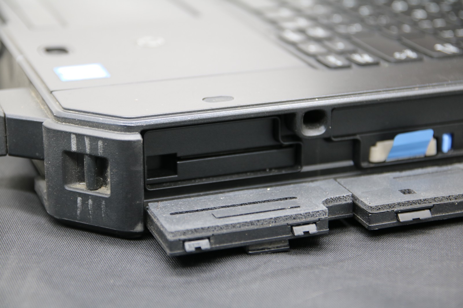 Dell Latitude 7424 Rugged Extreme i5-8350U 32GB 256GB Win11 *No Batt Trackpad*