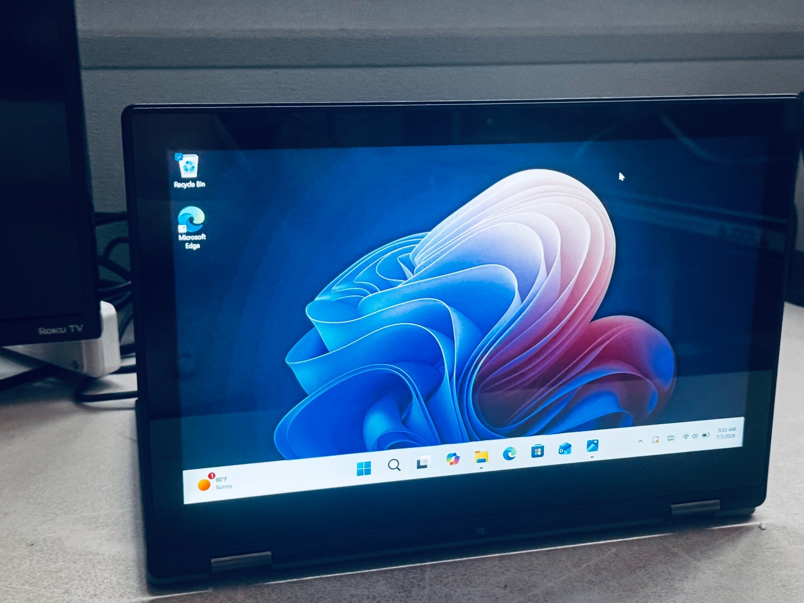 Dell Inspiron 2-in 1 Touch Laptop-Intel i5 6200U-8GB RAM-256GB WIN 11-Excellent