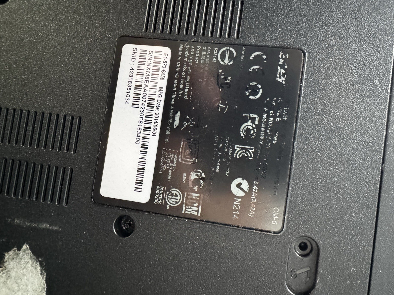 Acer Aspire E1-572 15,6″ I3-4010U 4GB 500GB 1.7 CPU Works Bad Keyboard
