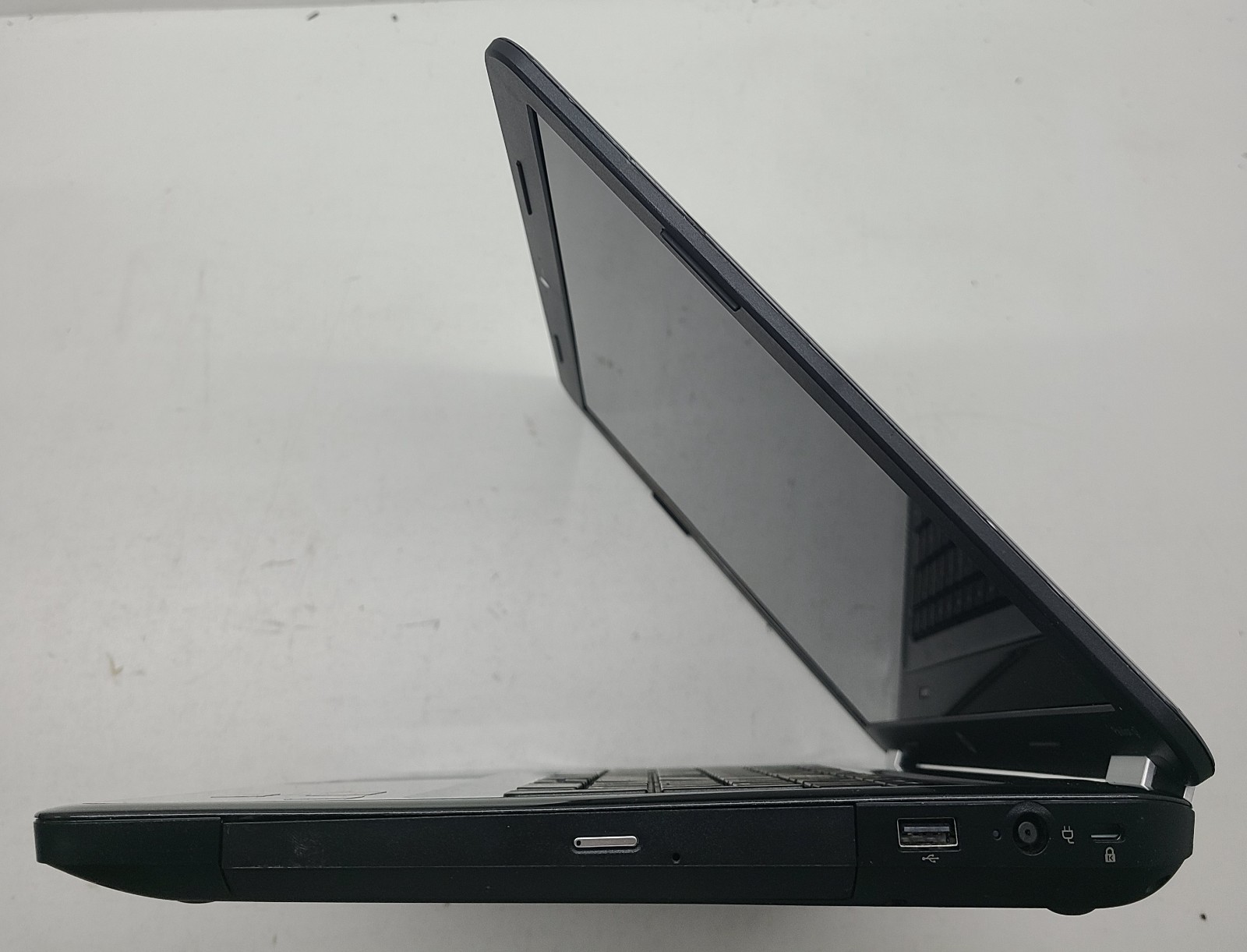 HP G7-1263NR 17.3″ Laptop AMD Vision A4 NO RAM/HD/OS/POWER (FL)