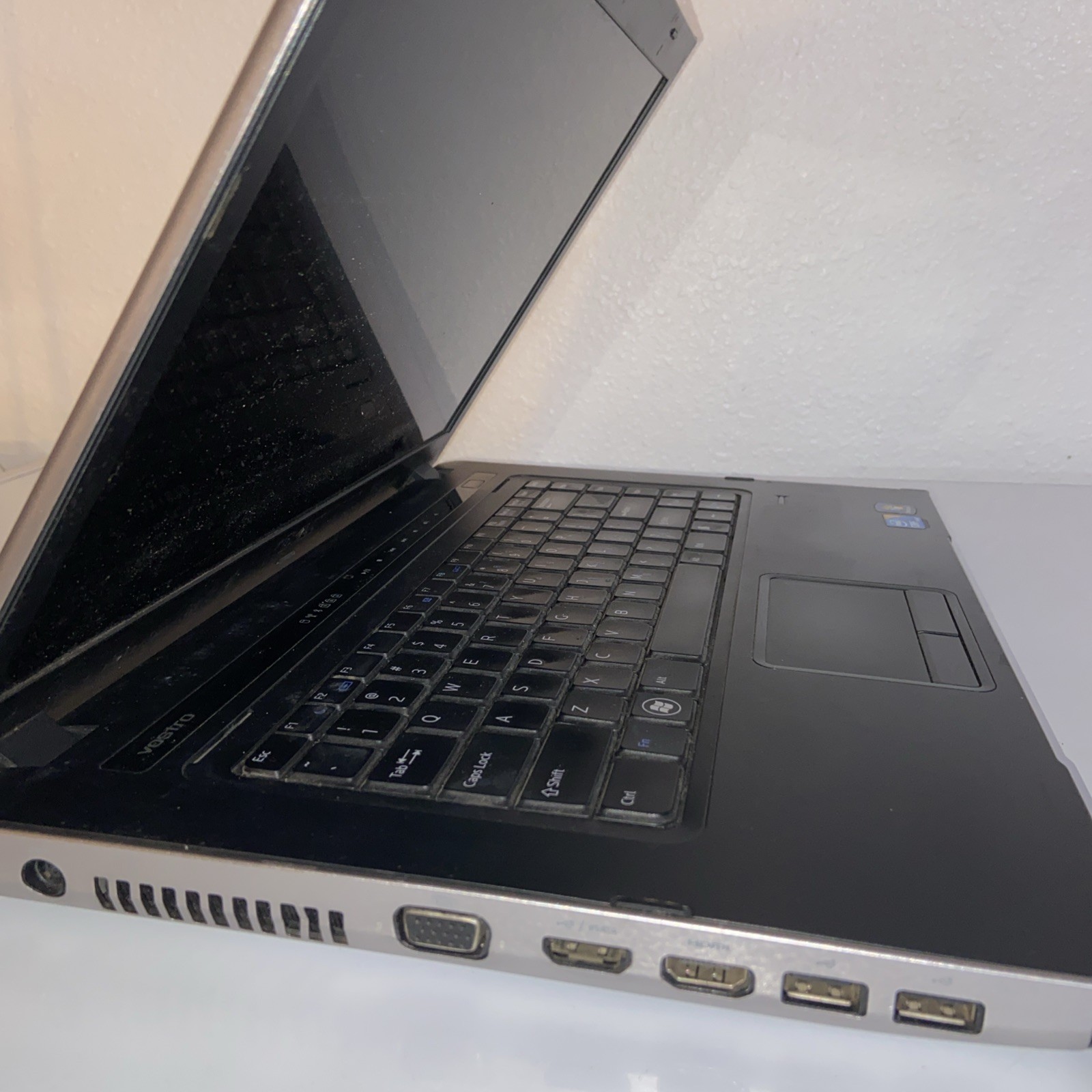 Dell Vostro 3500 15.6″ Laptop Intel i3 M370 2.4Ghz 2GB Ram NO HDD/NO BATTERY