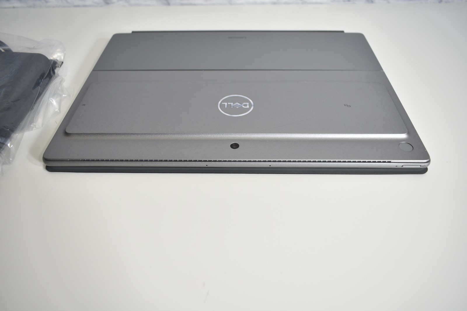 Dell Latitude 7320 Detachable Intel Core i7-1180G7 16GB Ram 256GB SSD + keyboard