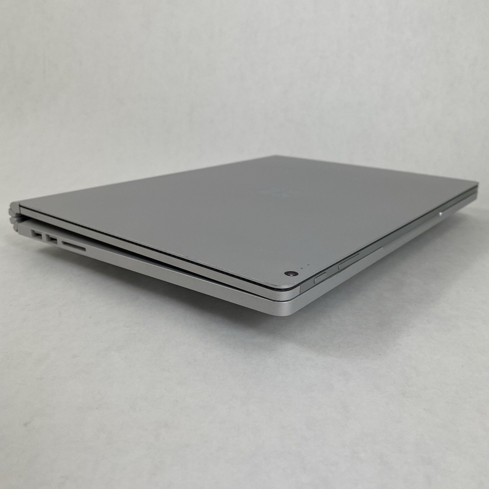 Microsoft Surface Book 2 13.3″ i7-8650U 1.90 GHz 8 GB RAM 256 GB SSD Win11