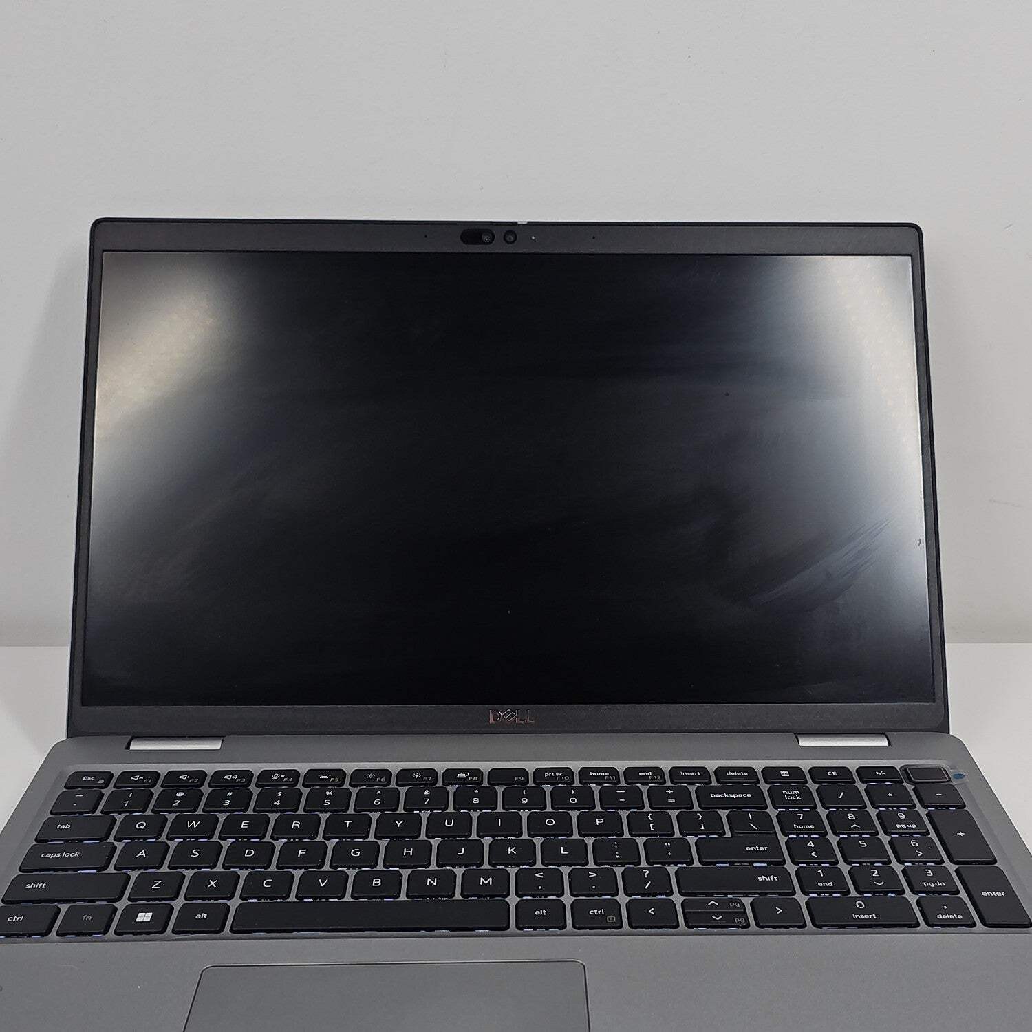 Broken Dell Latitude 5540 15.6″ i7-1365U 16GB RAM 512GB SSD Cracked Casing