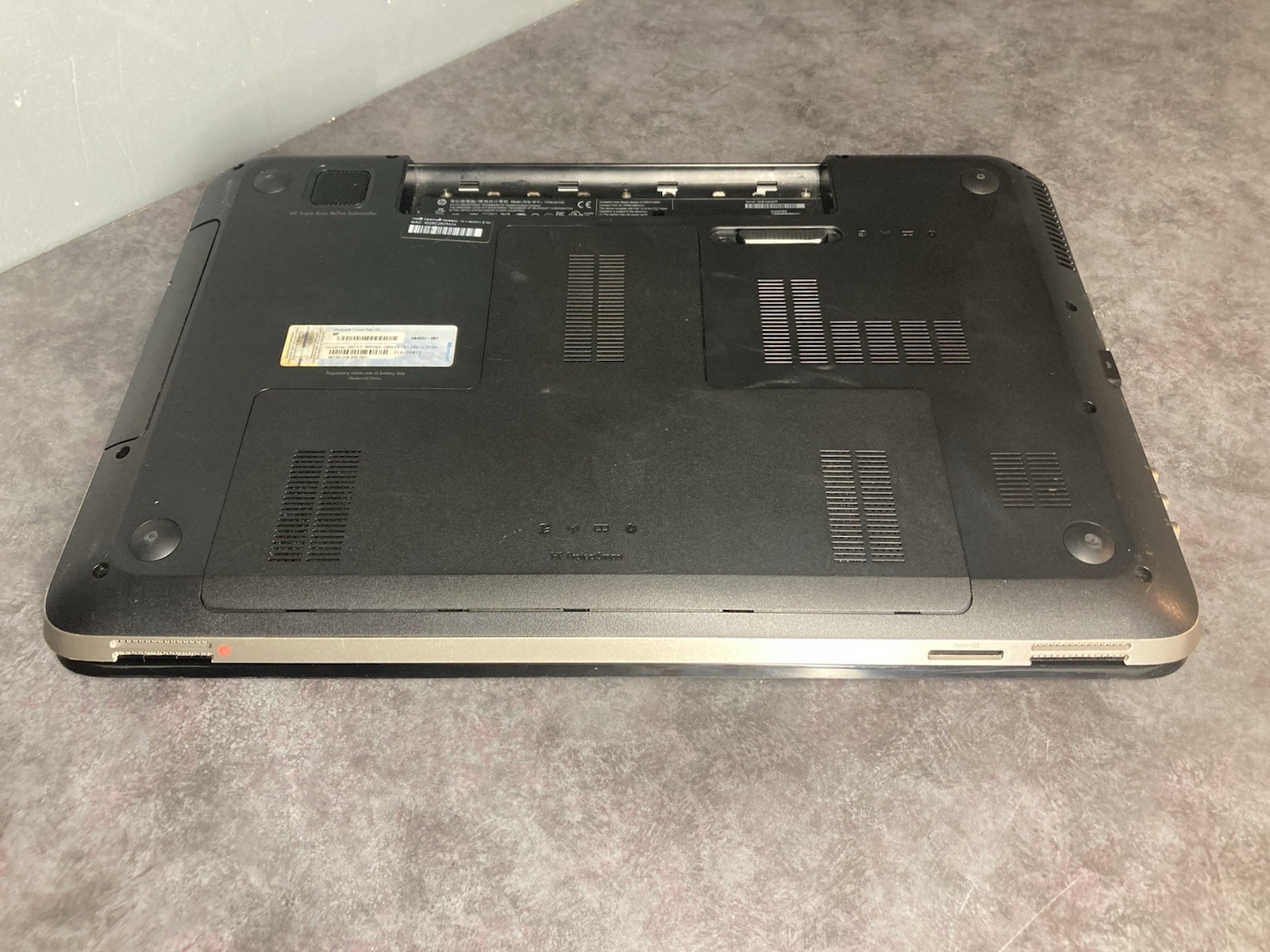 HP Laptop Intel Core I5. No Ram, SSD/HDD, OS, Or Batterie.