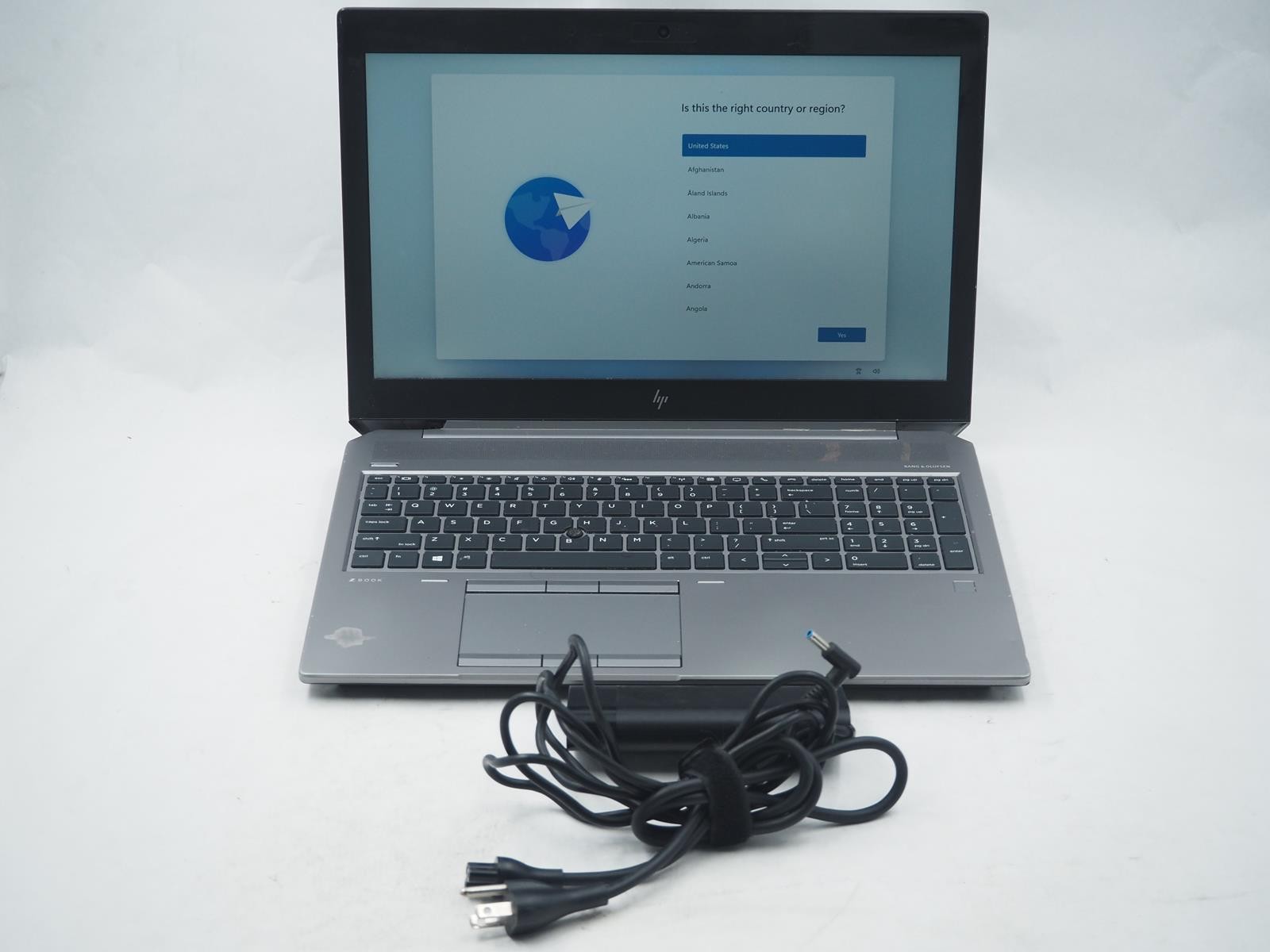 HP ZBOOK 15 G6 15.5″ Intel Core i7-9850H 2.60GHz 32GB RAM 1TB SSD Grade C