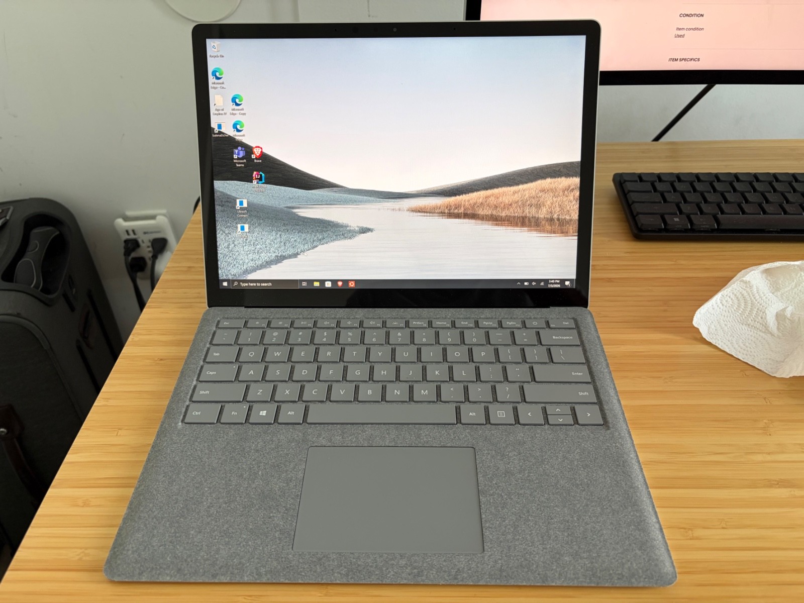 Microsoft Surface Laptop 13.5″ 256GB i5-7300U, Platinum