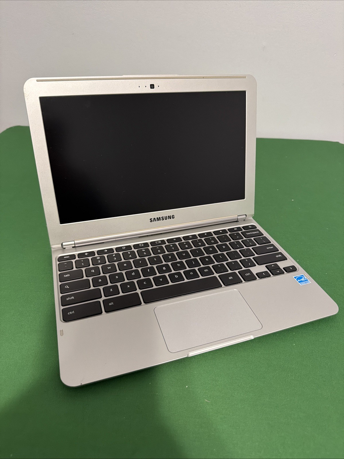 Samsung Chromebook (XE303C12-A01US) 11.6″ Exynos Chrome OS Read Description