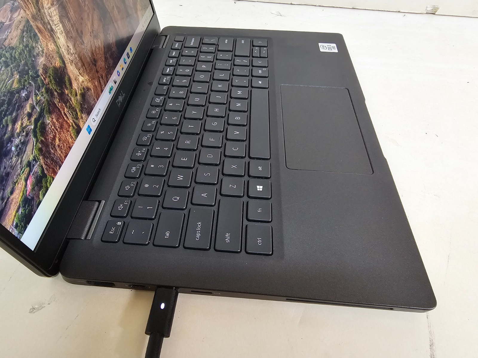 Dell Latitude 7310 Laptop – 1.7 GHz i5-10310U 16GB 512GB 13.3″ Touchscreen – SP1