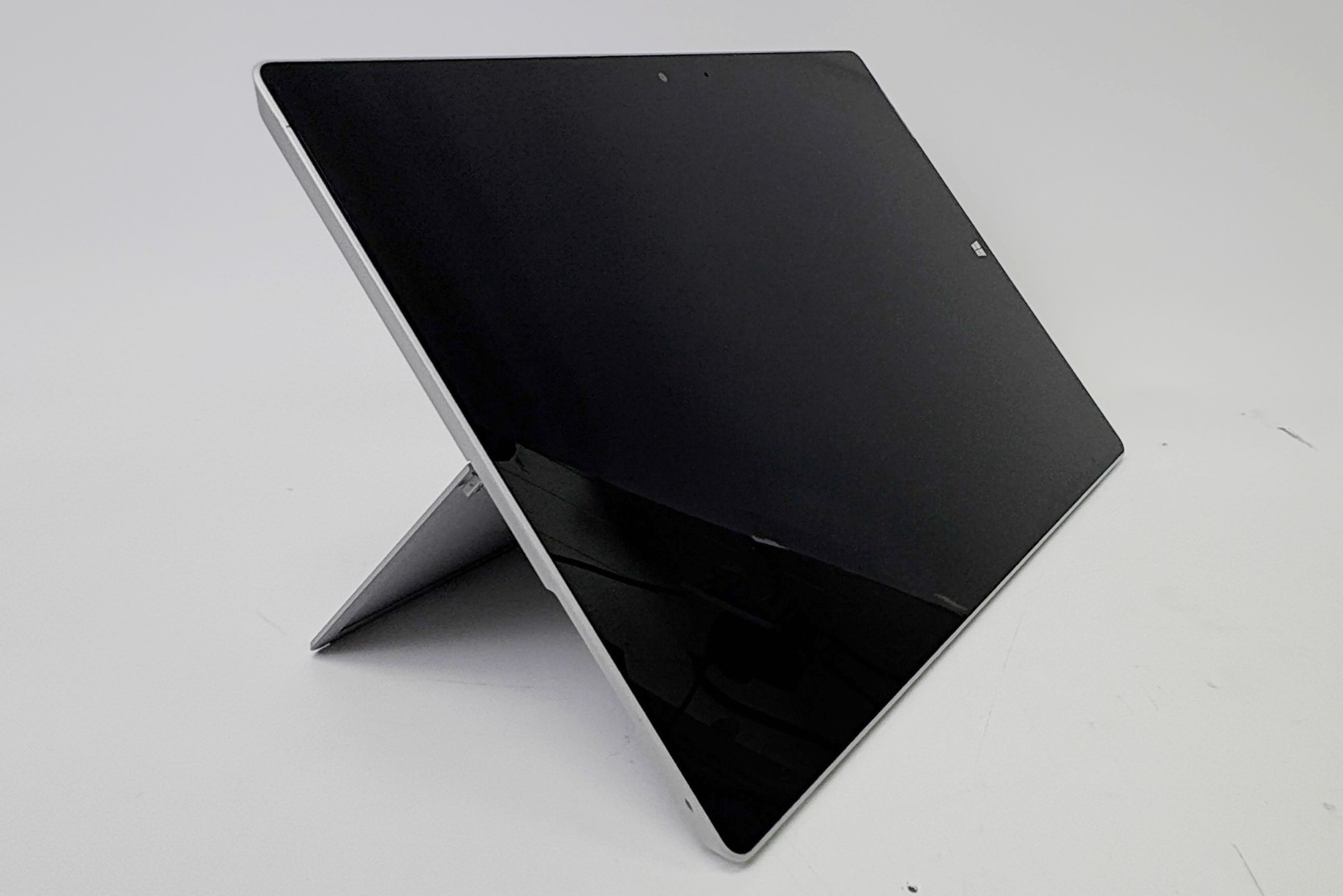 Microsoft Surface 3 1645 64GB 2GB RAM X7-Z8700 10.8″ Wi-Fi LTE