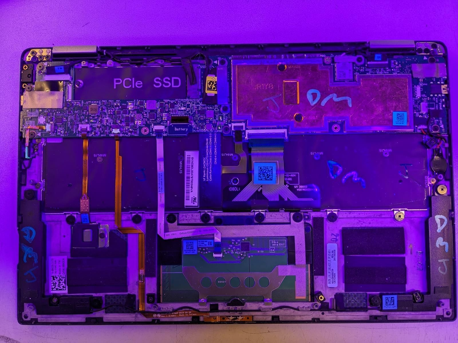 DELL XPS 13 9365 2-IN-1 i7-7Y75 @ 1.3 GHz, 8GB RAM, NO HDD/OS – (FOR PARTS)