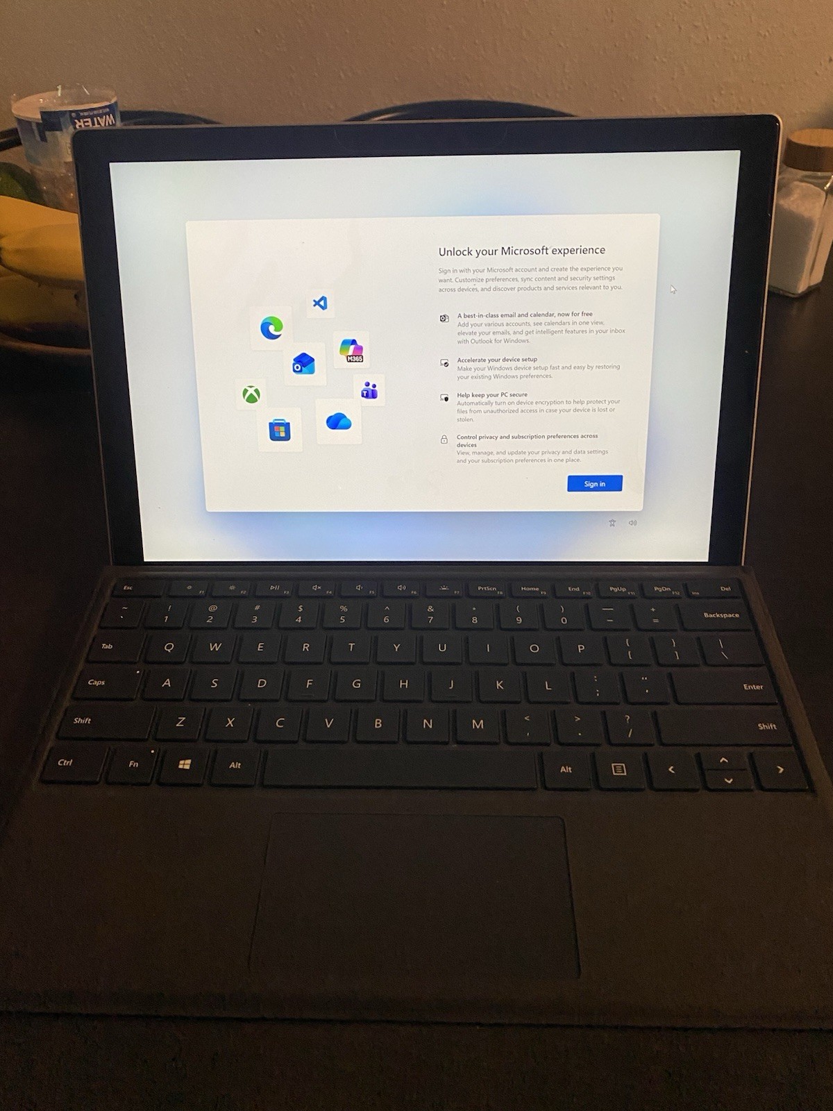 Microsoft Surface Pro 7 Bundle 12.3″ (128GB SSD, Intel Core i5-1035G4, 8GB