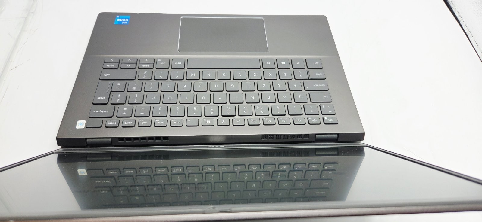 D​ell Vostro 5402 Laptop Core i5-1135G7 8GB 256GB SSD Windows 11 Pro