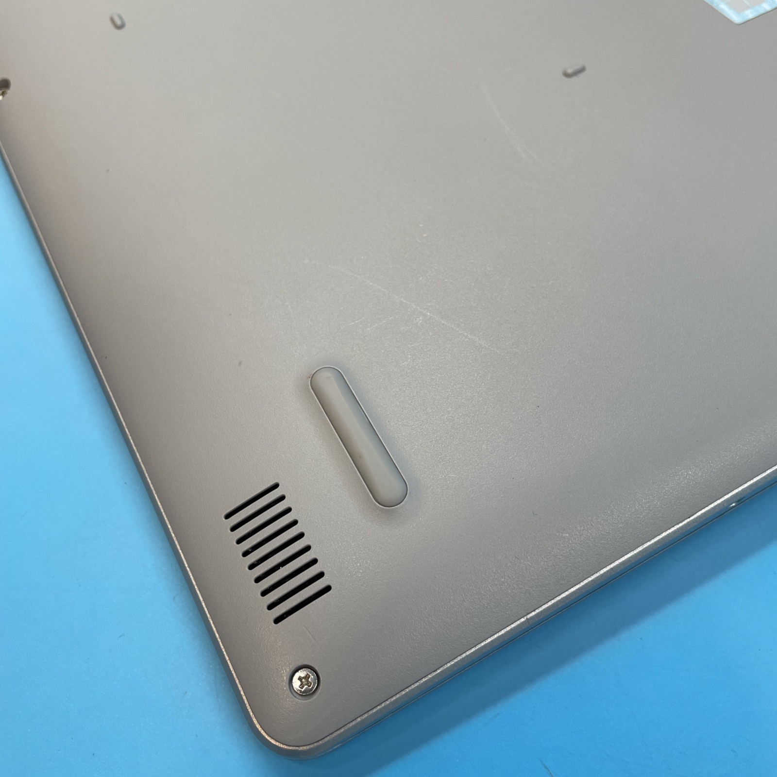 Dell Inspiron 5493 | i5-1035G1 | 8GB RAM | 256GB SSD | WIN 11 PRO | 79% BATT