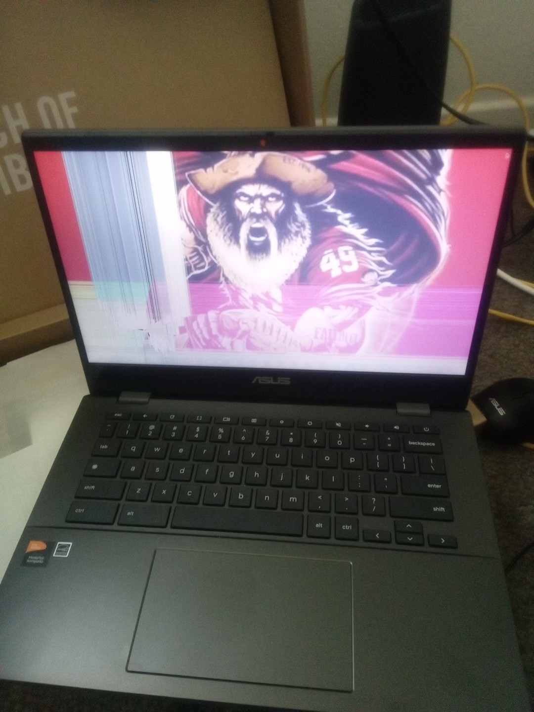 asus chromebook (Cm1402cm2) Gravity Grey, LCD 14.0 FHD SSD 64G. Cracked screen.