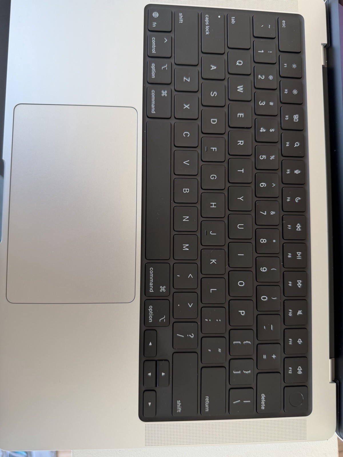 Apple MacBook Pro 14.2″ Apple M5 10-Core 32GB 1TB SSD Silver MJ3E4LL/A 4 cycles