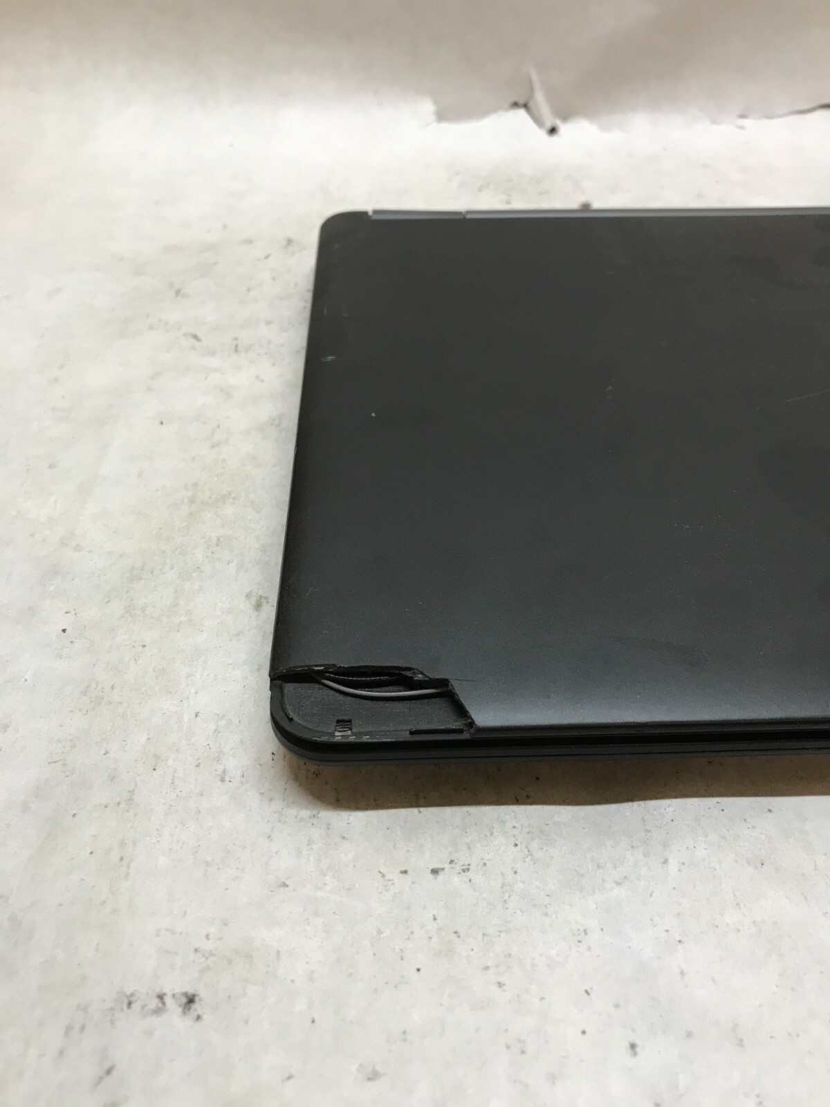 Dell Latitude E7450 14″ Laptop Intel i5-5300U 2.3GHz 4GB RAM NO HDD/OS Chips -DW