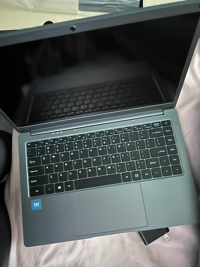15.6″ Ultra-Thin Lightweight Laptop – Intel Pentium Gold 6500Y, 8 GB RAM, 256 GB