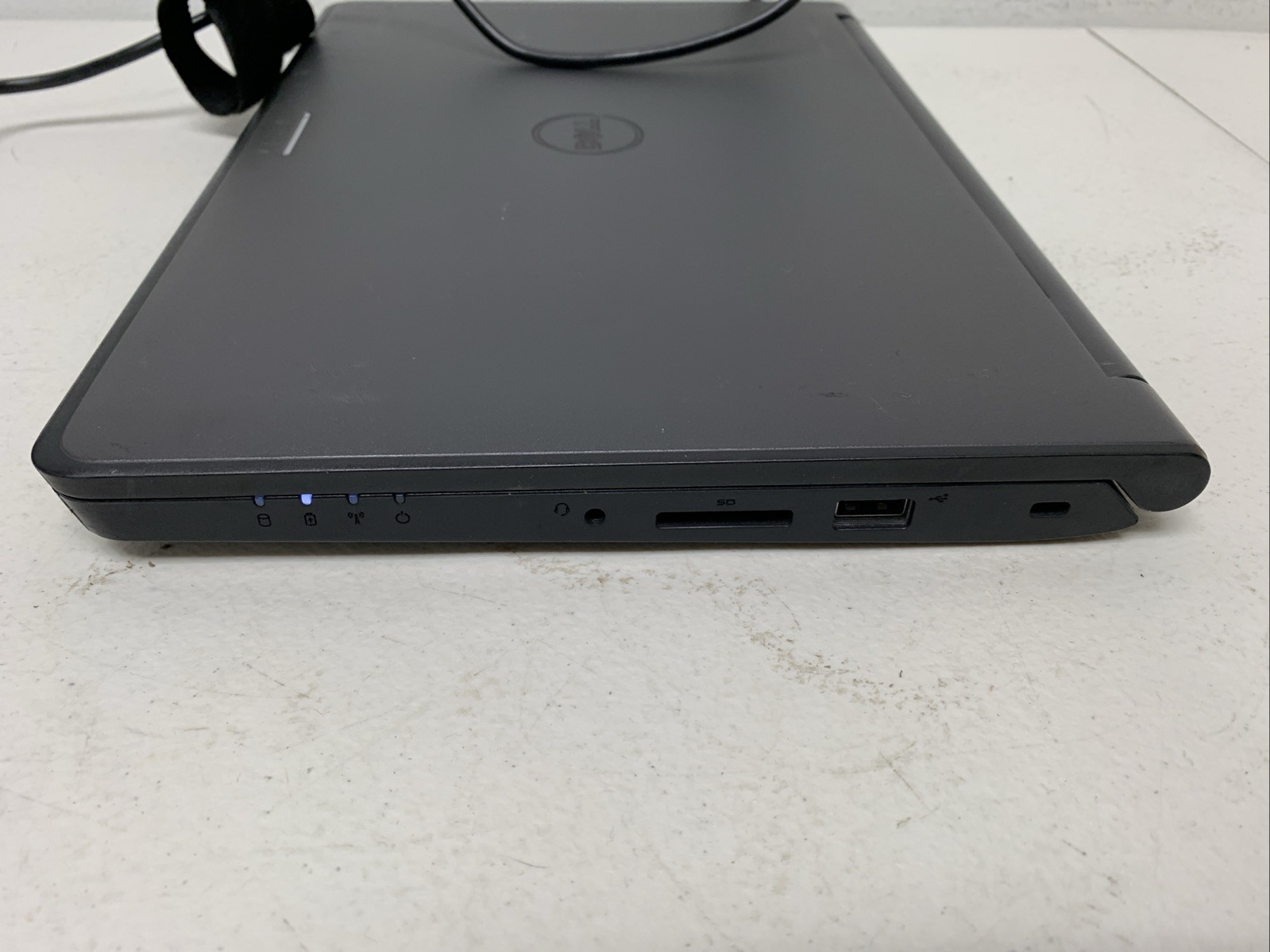 DELL LATITUDE 3150 INTEL CELERON N2840 Wind 10 Bad Battery AS-IS Read Descri