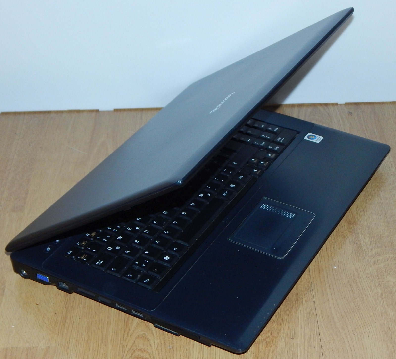 Notebook Laptop Terra Mobile 1744 2 x 2 GB 500 GB Windows XP ❌Keyboard Battery Faulty❌
