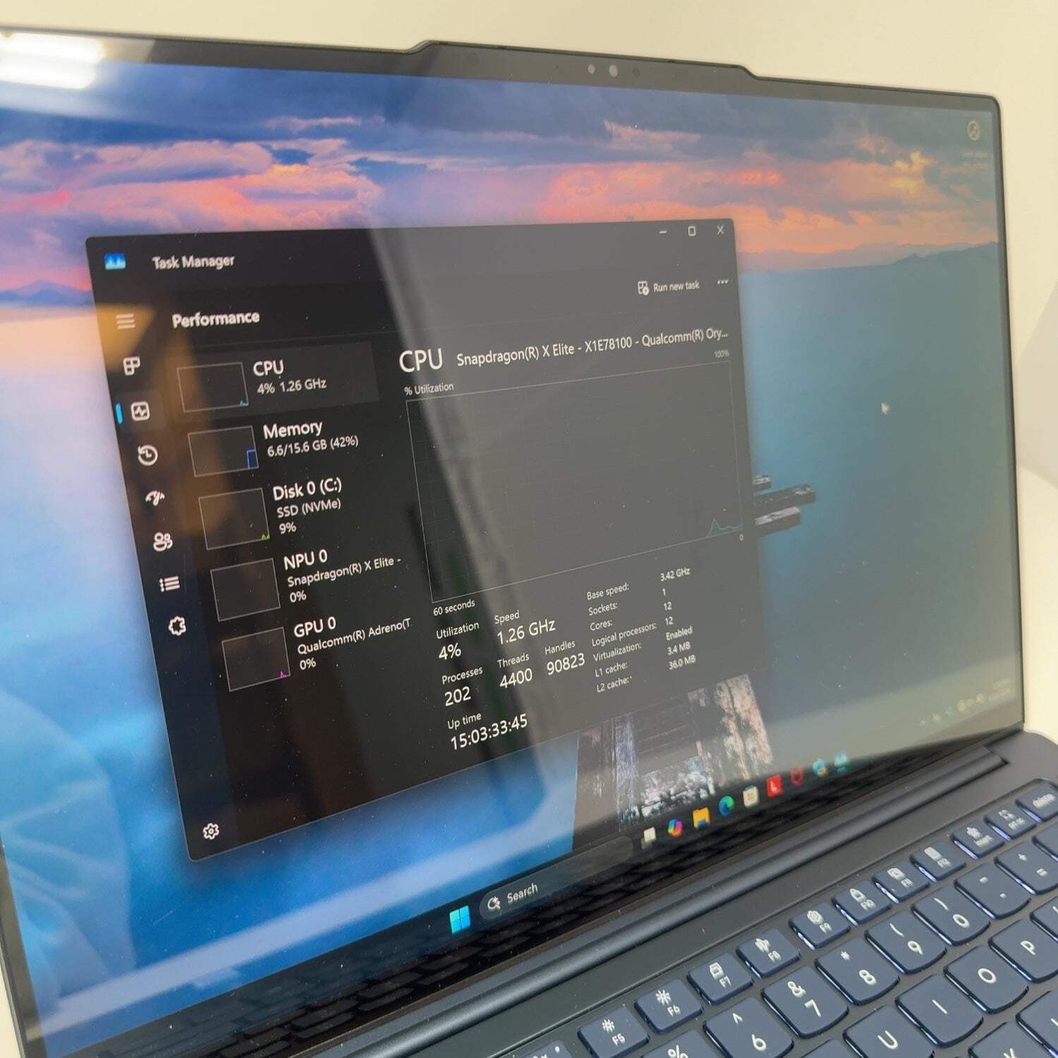 Lenovo Yoga 7 14″ Snapdragon X Eilte 3.4GHz 16GB RAM 512GB SSD
