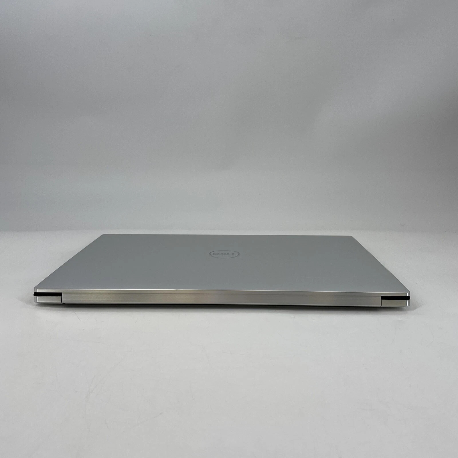 Dell XPS 15 9520 FHD+ i7-12700H 32GB RAM 1TB SSD RTX 3050 Win 11 Pro 15.6