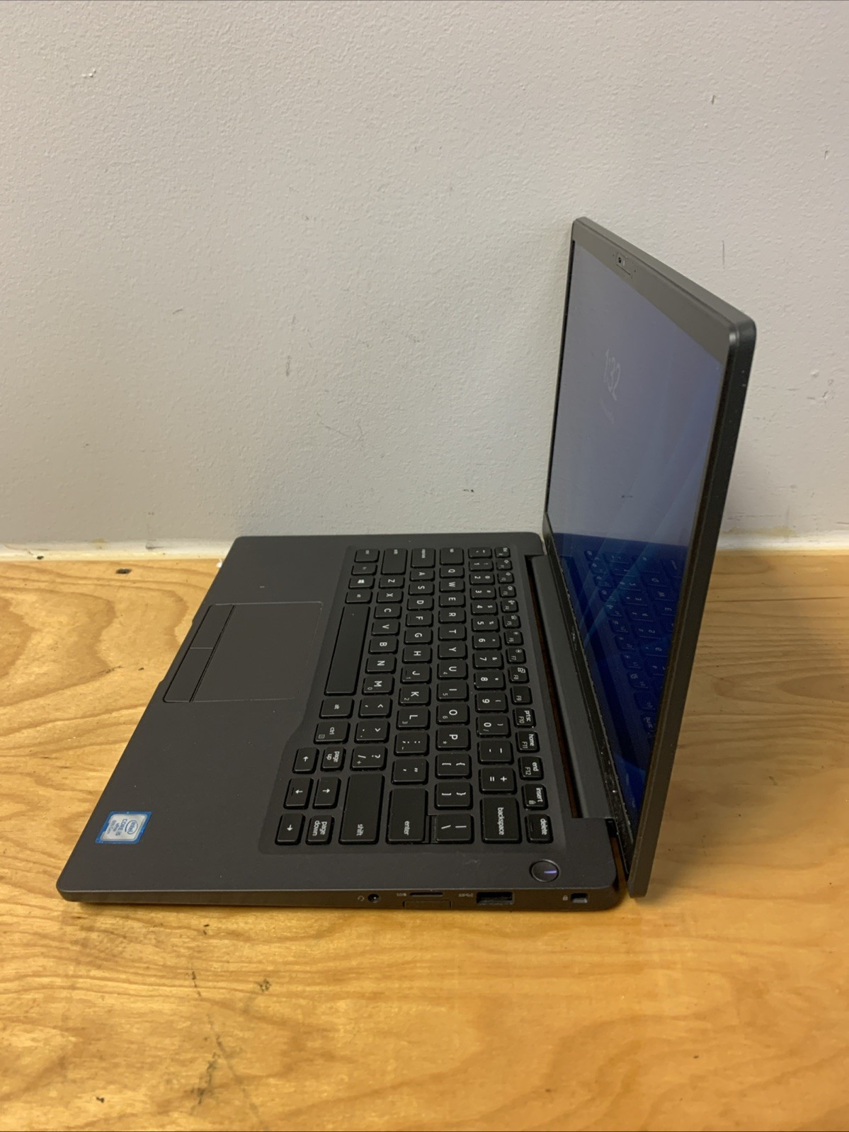 Dell Latitude 7400 14″ Laptop i5-8365U 8GB RAM 256GB Win11 Pro