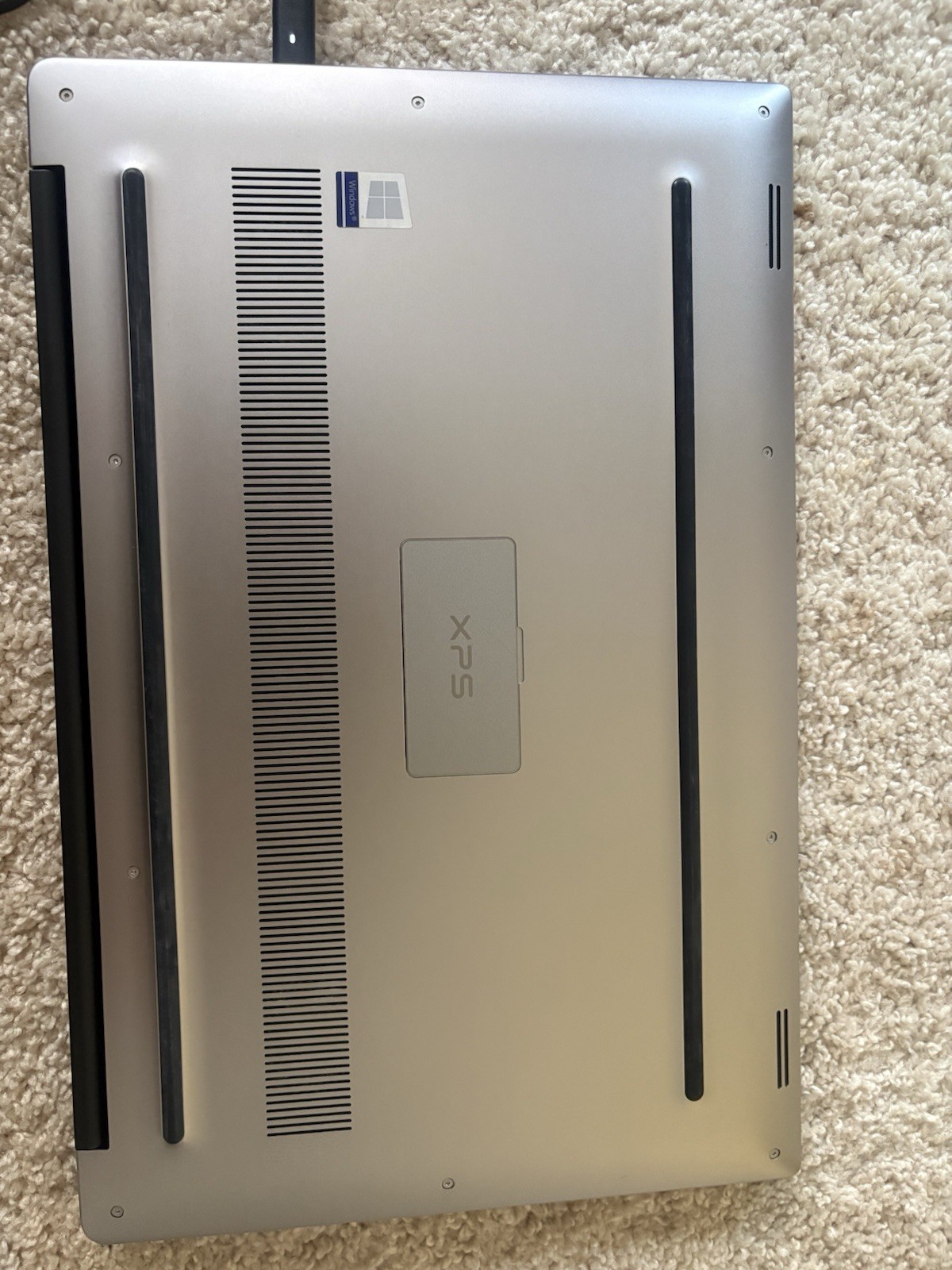 Dell XPS 15 9560 15.6″ i7-7700HQ 16GB SSD GTX 1050 Win11 Pro Silver
