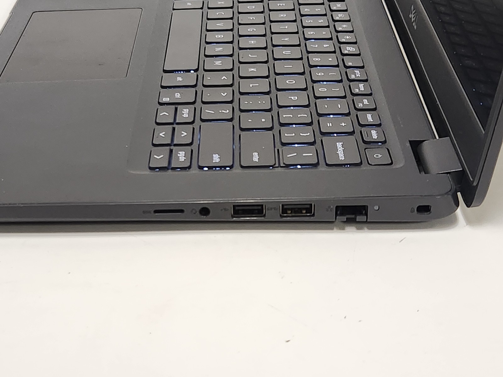 Dell Latitude 3410 14″ Laptop i5-10210U 1.6Ghz 8GB RAM 512GB NVMe Win 11 Pro