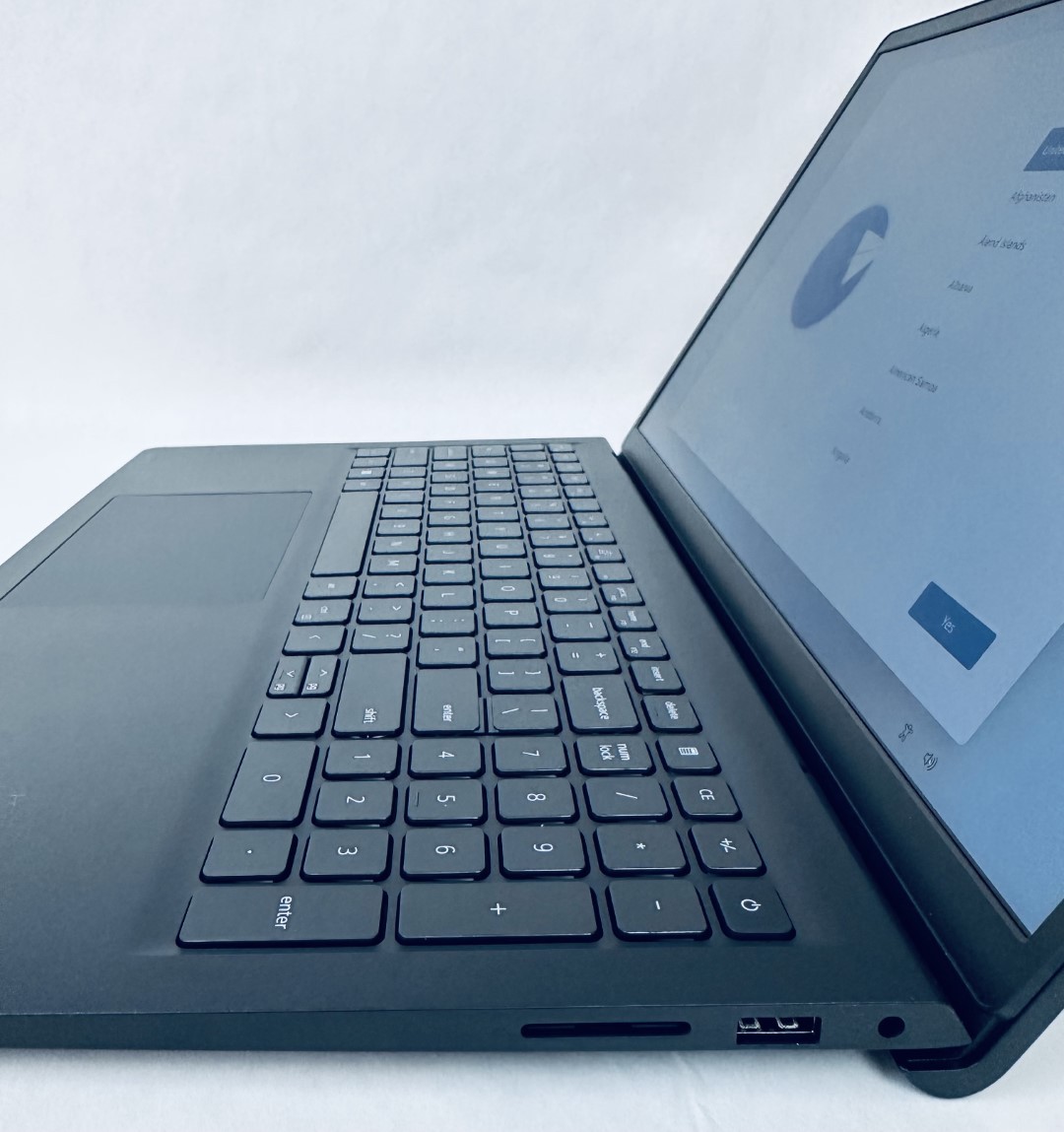 Dell Inspiron 3530 15.6″ FHD Touch i7-1355U 16GB RAM 512GB SSD W11H U