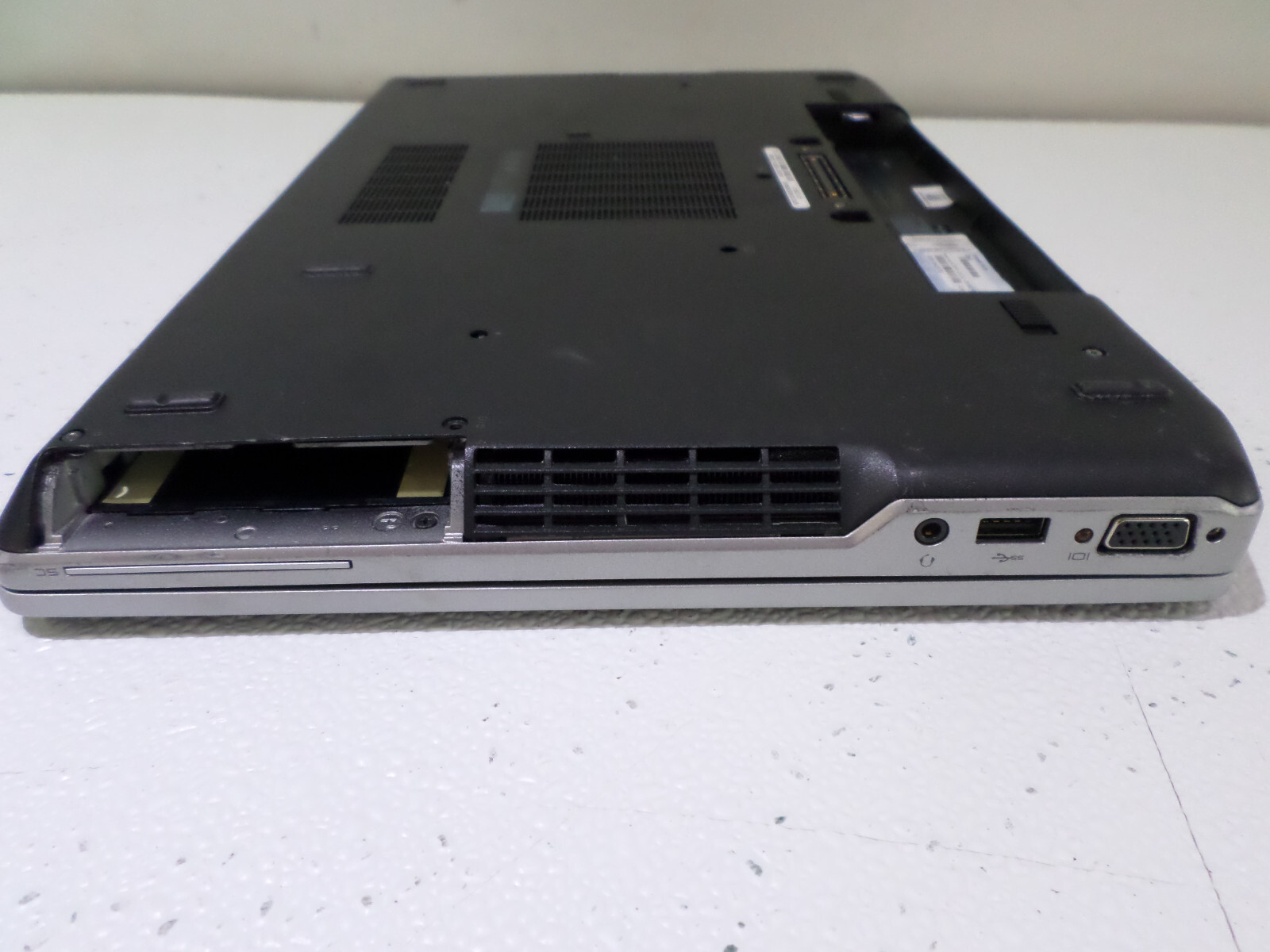 Dell Latitude E6530 – Intel Core i5-3210M, No RAM/HDD/Bat, Dead Pixels – PARTS