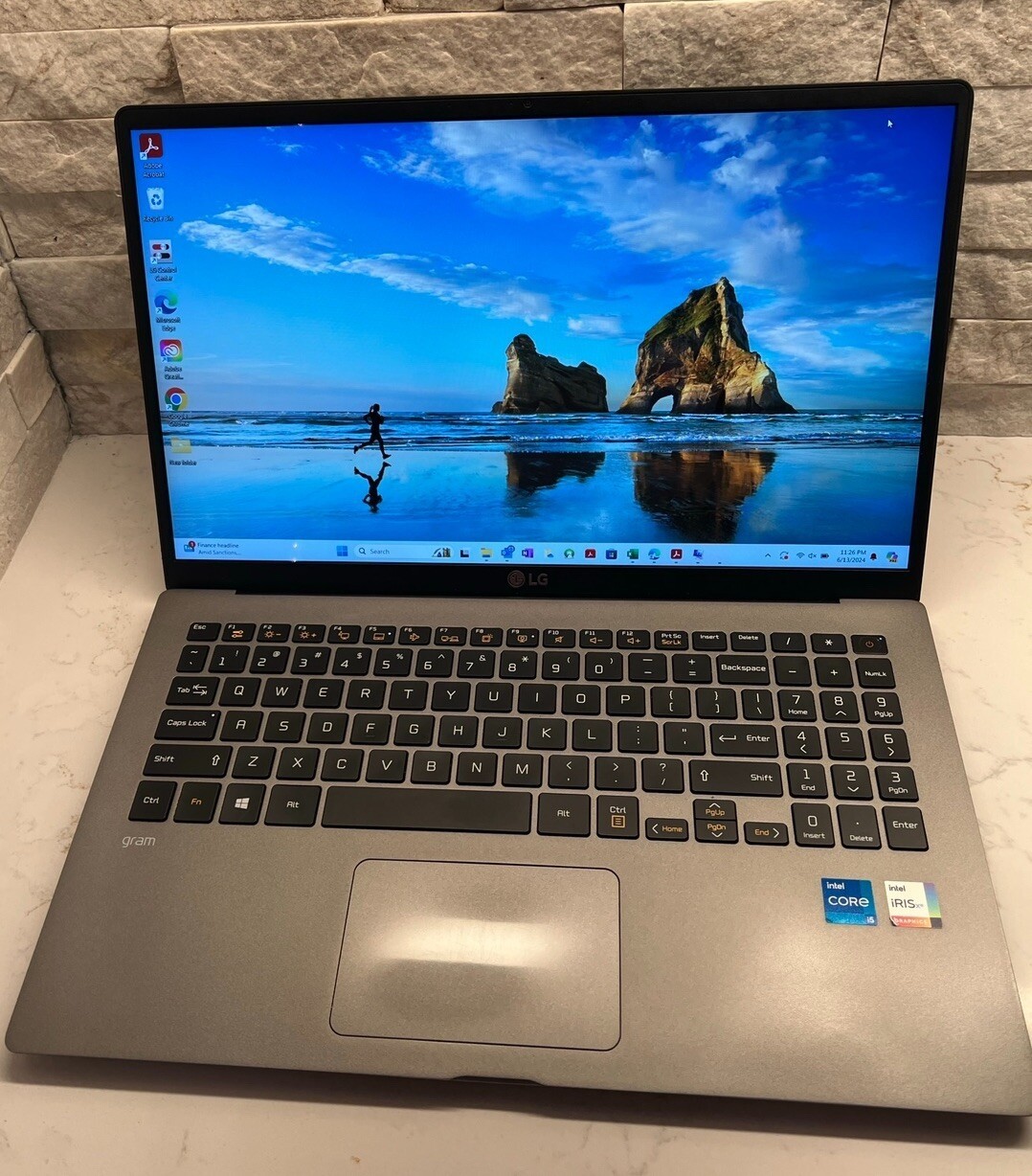 LG Gram 15 15Z95N 15.6″FHD core i5-1135G7 2.4GHz 16GB 512GB Win 11 Home +Charger