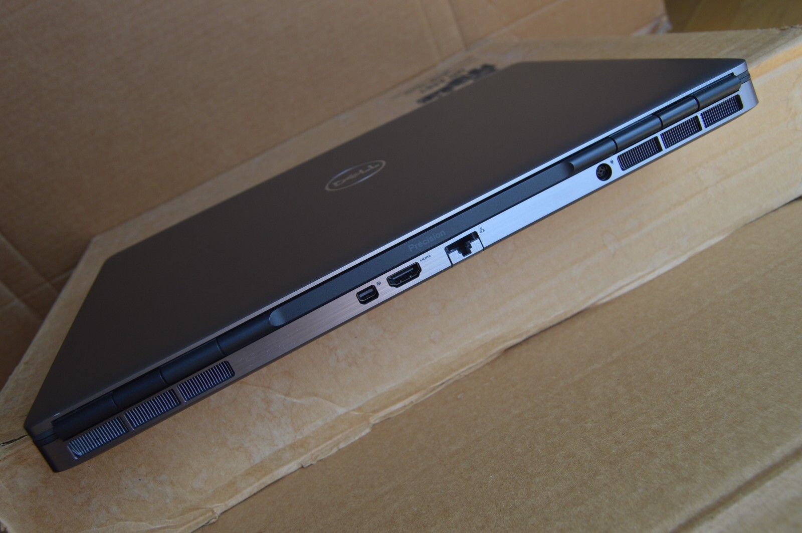 DELL PRECISION 7550 15.6″ FHD i9-10885H 32GB RAM 512GB RTX 5000