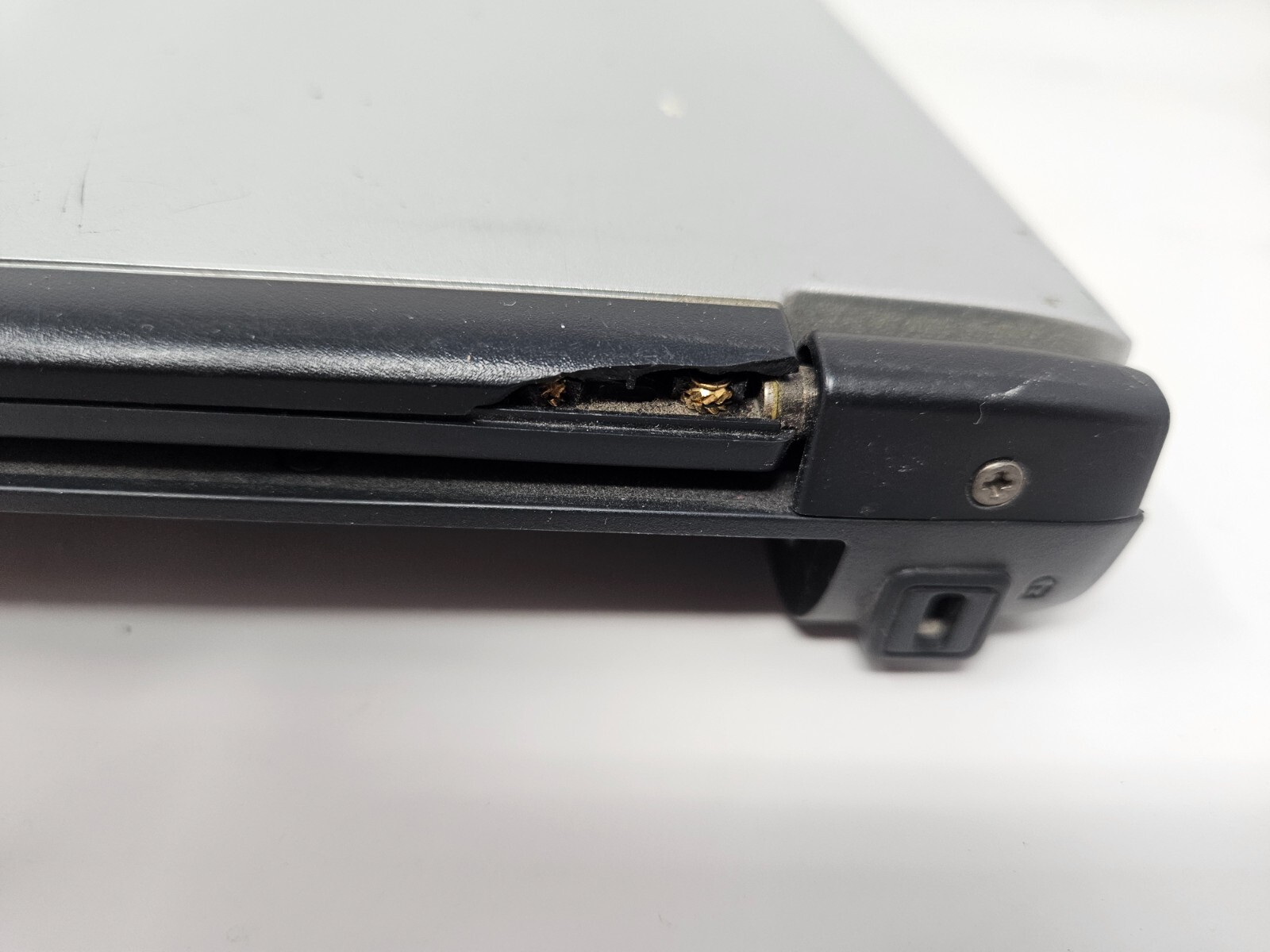 Acer Aspire 3000 Laptop (Parts or Repair) – 15.4″ – AMD Mobile Sempron