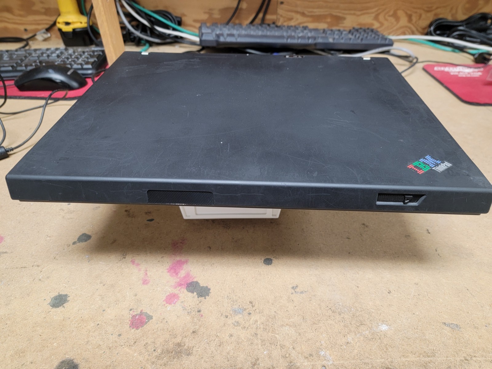 IBM Thinkpad 15″ T43 – Pent M 2.00Ghz – 1GB Ram – NO HDD NO BATTERY – FOR PARTS