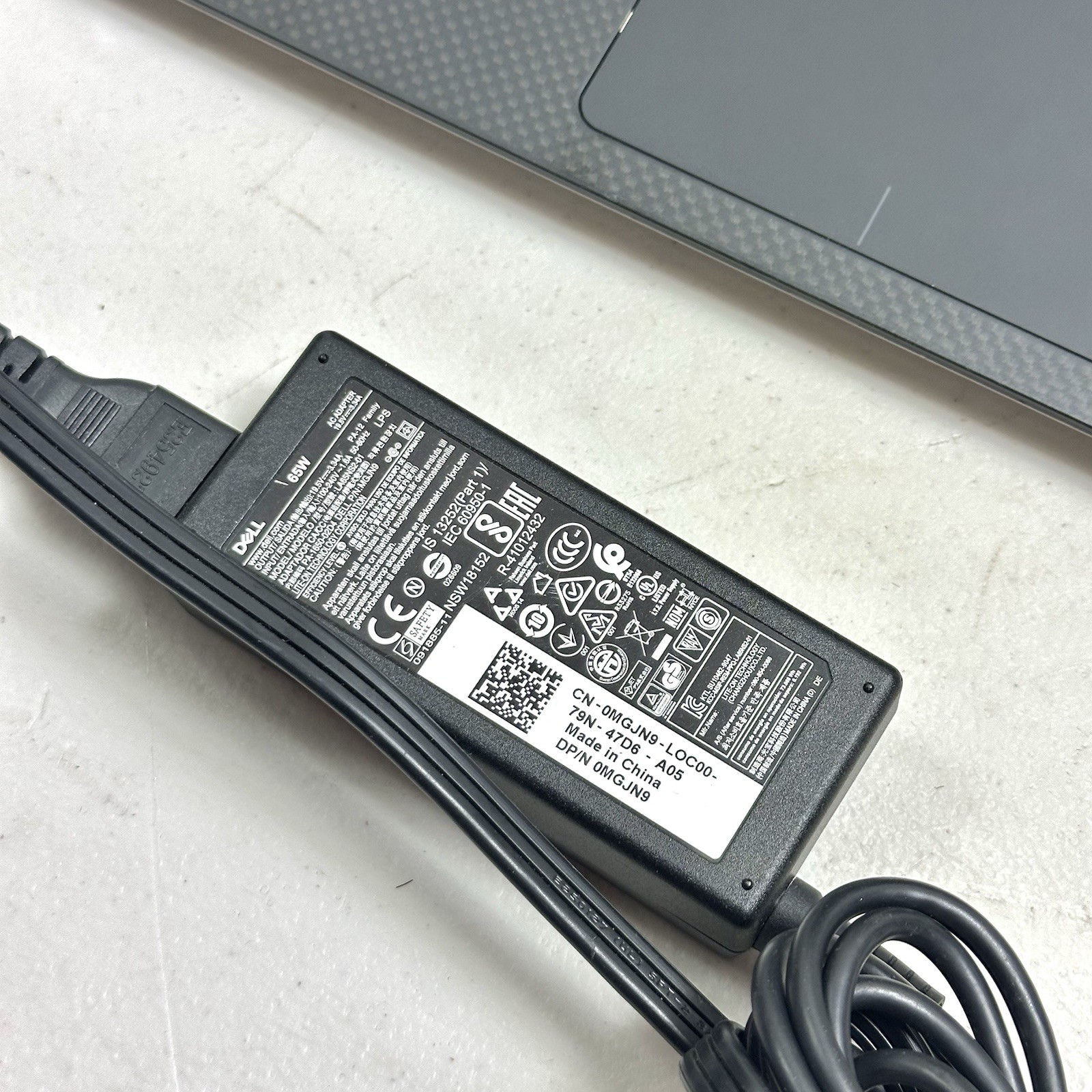 Dell XPS 15 9570 Core i7-8750H 2.20GHz 16GB 256GB SSD GTX 1050 Ti Win 11 Pro