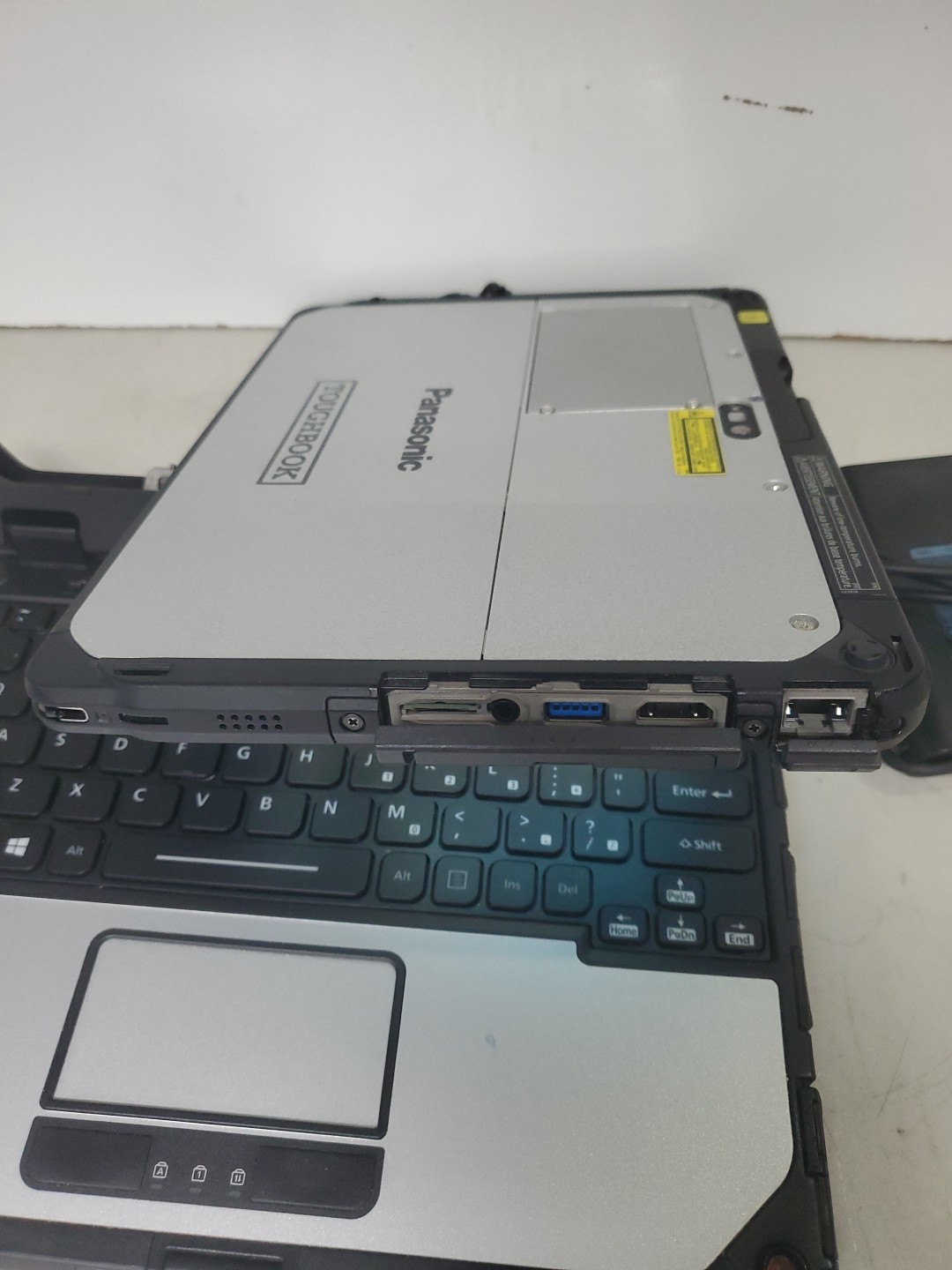 Panasonic Toughbook CF20 Core i5 7Y57 1.20GHz 16GB RAM 256GB SSD Win 10 Pro