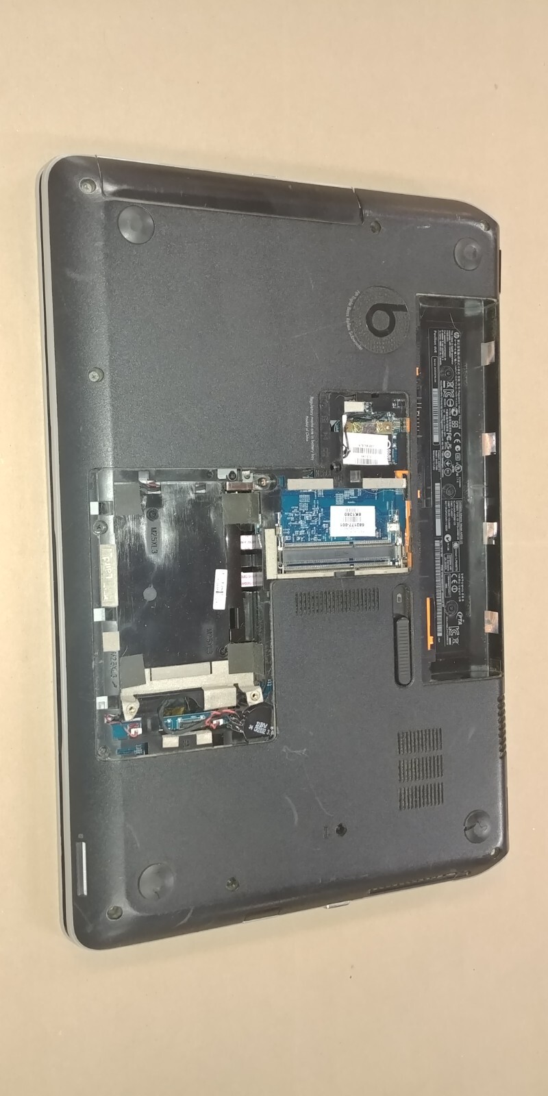 HP Pavilion dv6t-7000 INCOMPLETE FOR PARTS