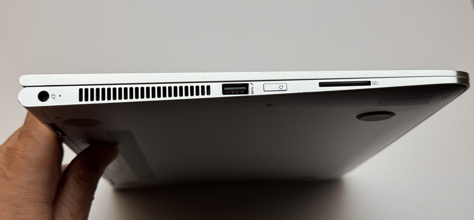 HP Spectre x360 13-4013DX 13.3″ Touch Core i7-5500U 8GB RAM 256GB SSD Silver